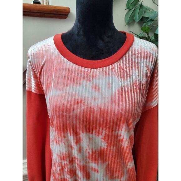 Suzanne Betro Women's Red & White Polyester Round Neck Long Sleeve Sweater 1X - Picture 3 of 10